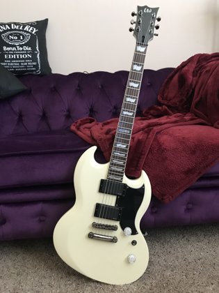 ESP - LTD Viper-401 Electric  Guitar